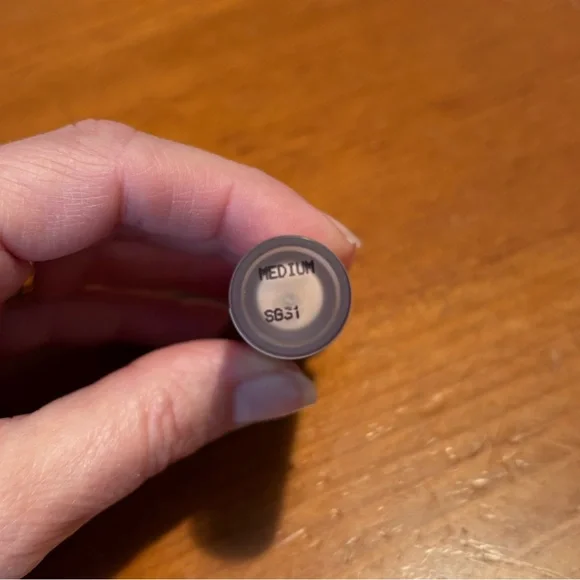 Tarte Creaseless Concealer Medium - Picture 7 of 16